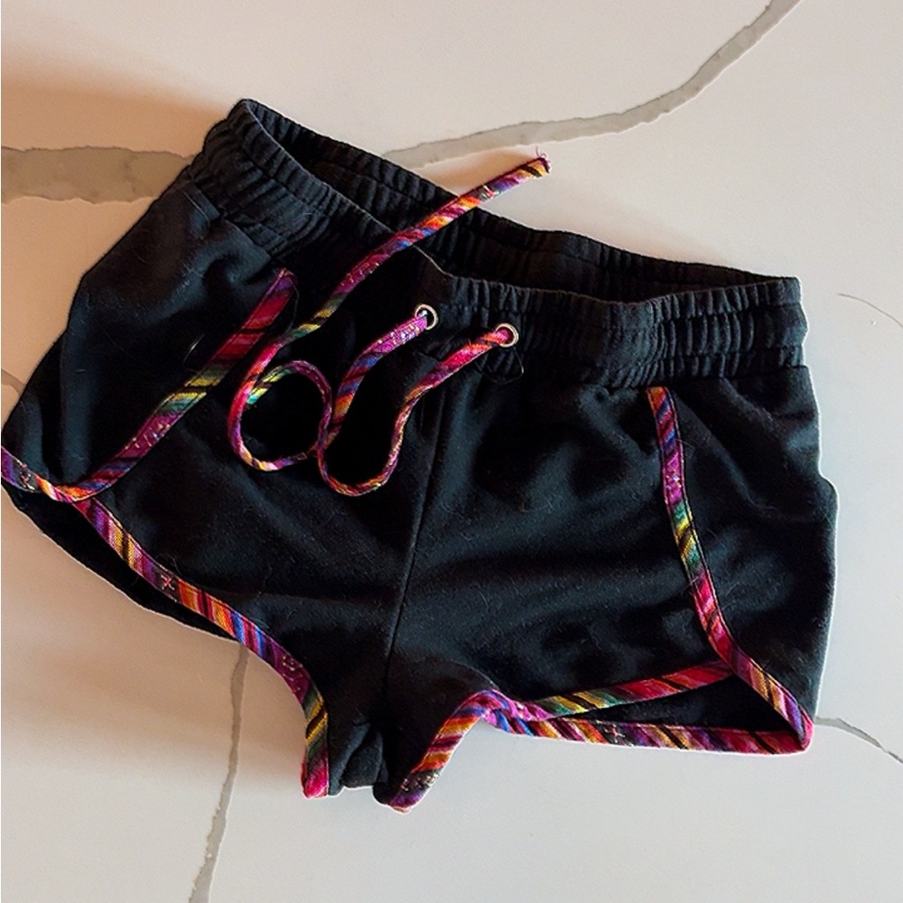 Tobi lounge black shorts